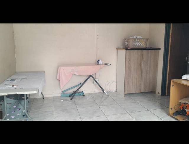 12 BEDROOM HOUSE FOR SALE IN SOUTHDALE